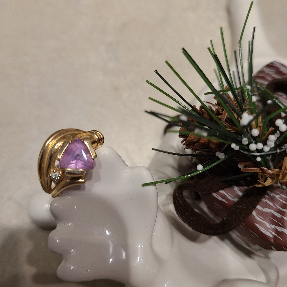 14k yellow gold with lilac stone and  small diamond ring